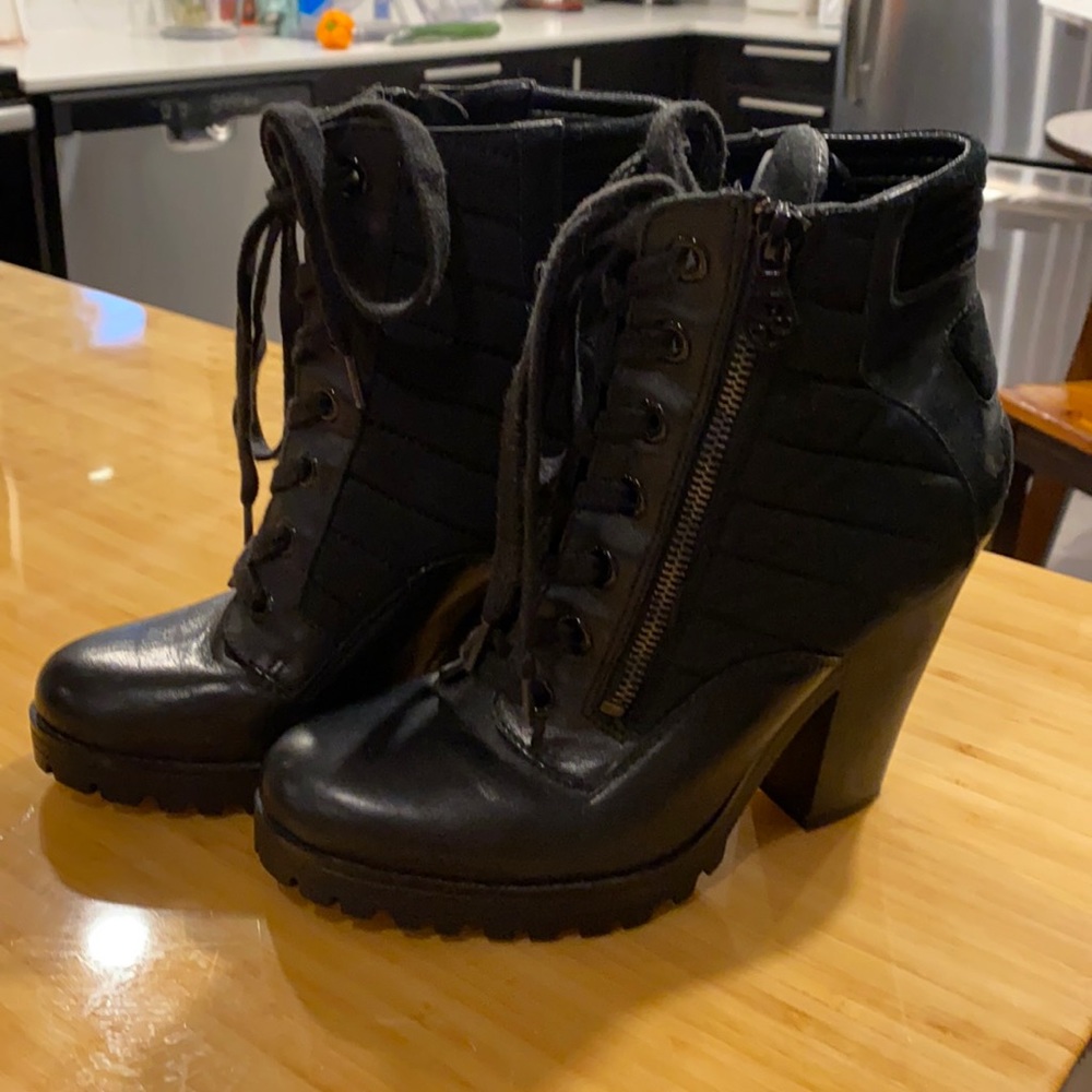 Black Guess boot